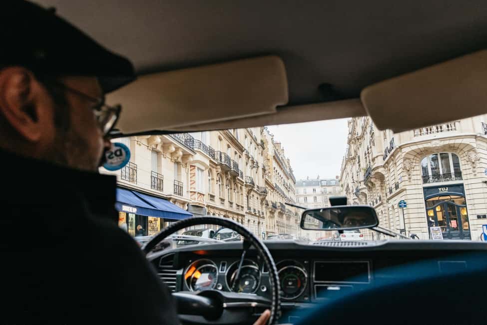 Paris: Private Guided City Tour in a Traction Avant or DS 21 - Moulin Rouge to Sacré-Cœur: Montmartre Without the Footwork