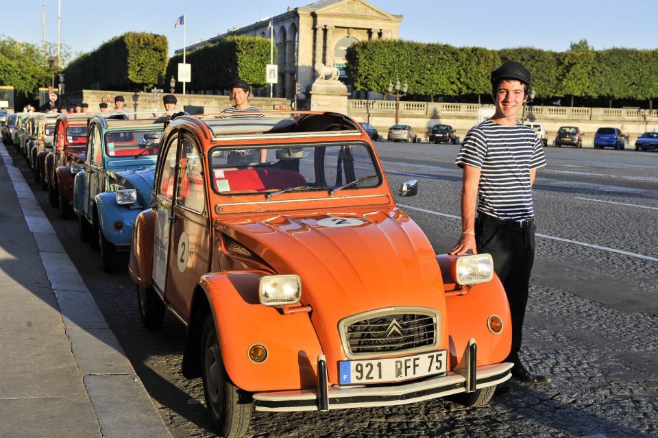 Paris: Private little-known places tour in Citroën 2CV 2h - How the driver tailors Paris to your interests