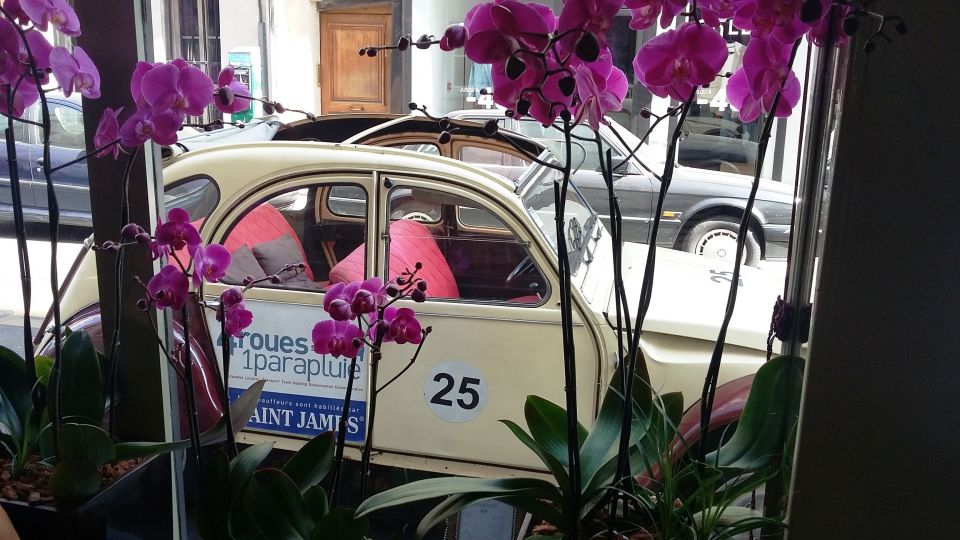 Paris: Private little-known places tour in Citroën 2CV 2h - Should you book the Paris 2CV private little-known places tour?