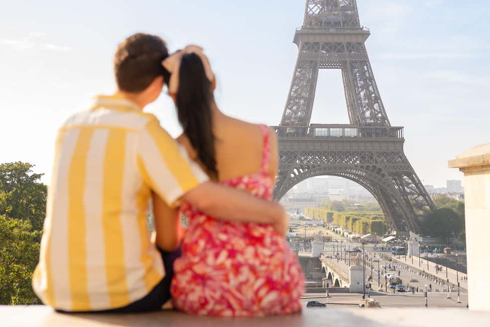Paris: Private Photoshoot at the Eiffel Tower - 48-hour editing and a secure gallery you can download fast