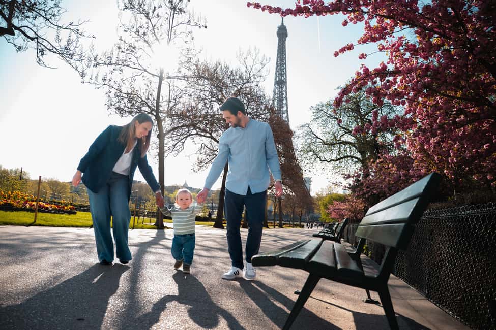 Paris: Private Photoshoot near any chosen Landmark - Famous Landmarks Plus Lesser-Known Paris Angles