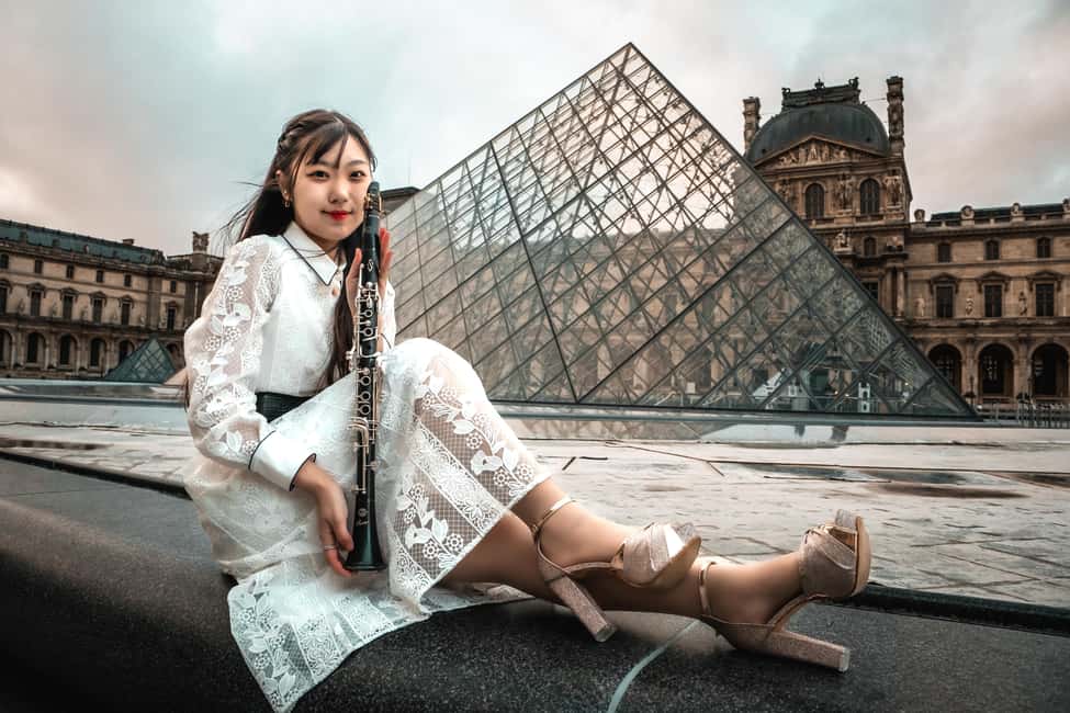 Paris: Private Photoshoot near any chosen Landmark - Who should book this private photoshoot?