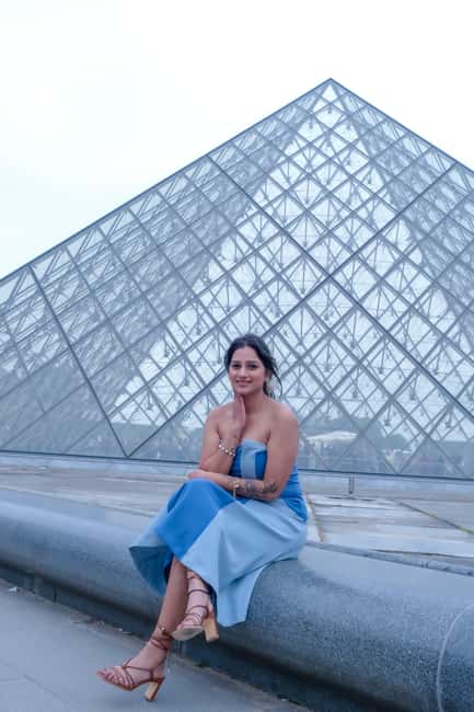 Paris: Private Photoshoot Outside the Louvre Museum - The Main Photo Stop: Your Louvre Exterior Portrait Time