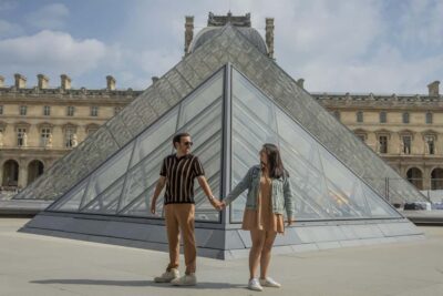 Paris: Private Photoshoot Outside the Louvre Museum - Meeting at Louis XIV: How the Session Starts
