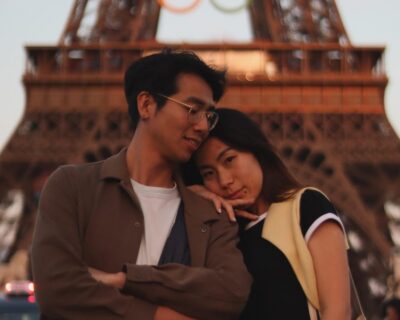 Paris: Private photoshoot with a Professional - Meeting on Avenue de Camoens and syncing with the clock