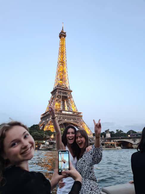 Paris: Private pontoon boat cruise on the Seine - The 90-Minute Route: What the River View Changes at Every Bend