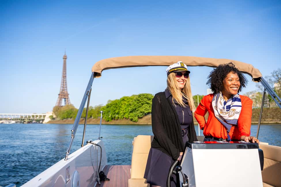 Paris: Private Small Boat Cruise with Rosé and Macarons - Pont Alexandre III and Musée d’Orsay: short guided stops with big payoffs