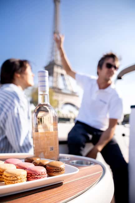 Paris: Private Small Boat Cruise with Rosé and Macarons - Rosé and macarons: the included snack plan that keeps the mood light