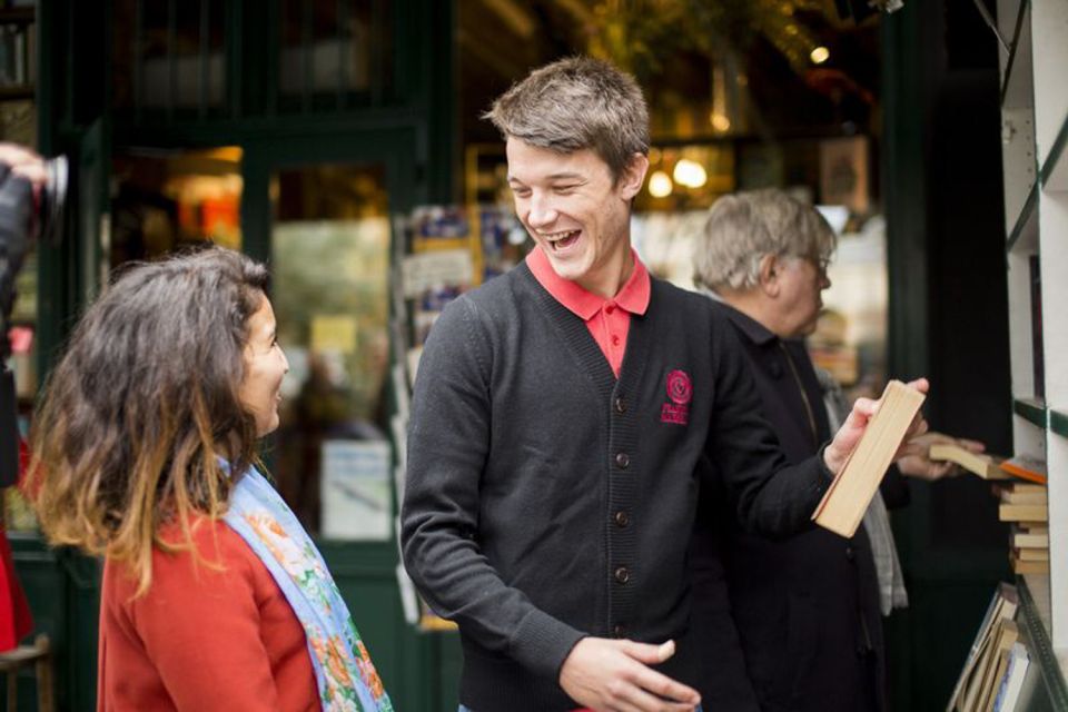Paris: Private Tour with Locals – Highlights & Hidden Gems - Guide quality can swing: passion helps, but accuracy matters