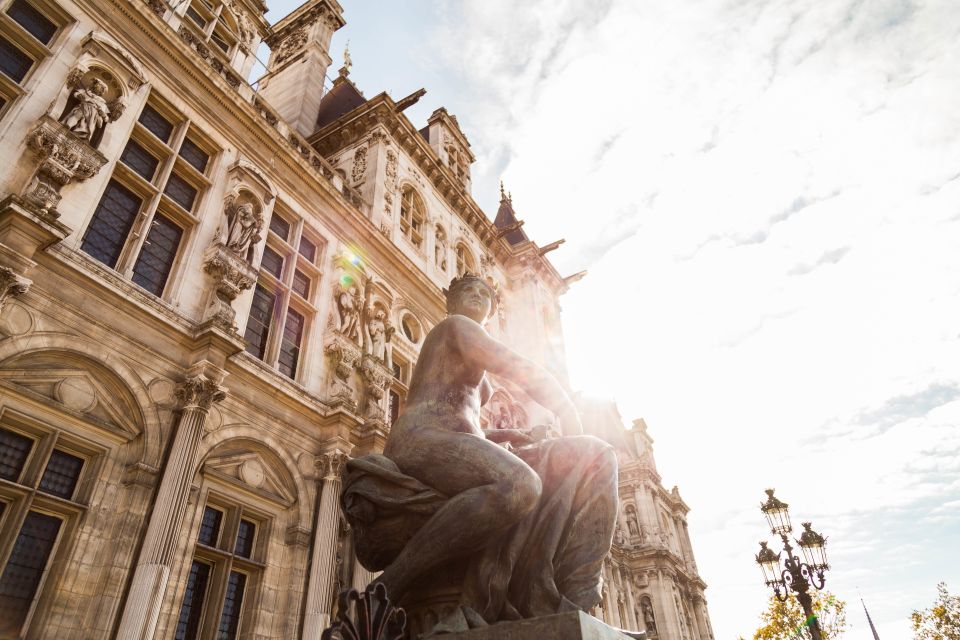 Paris: Private Tour with Locals – Highlights & Hidden Gems - Finding the meeting point at Louvre-Rivoli (the only part you truly control)