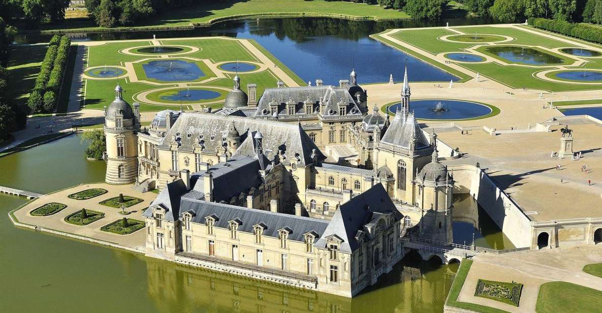 Paris: Private transfer Château Chantilly van 7 places 5H - Driver and Reliability: The Comfort Part Works Only If They Show Up