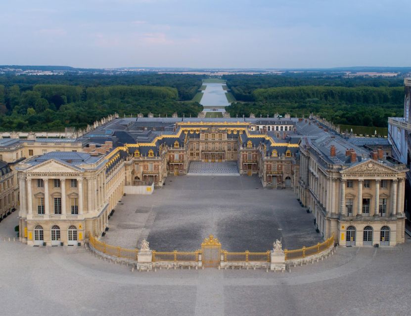 PARIS: Private transfer Château Versailles van 7 people 4H - A smart game plan for palace, gardens, and the horse house