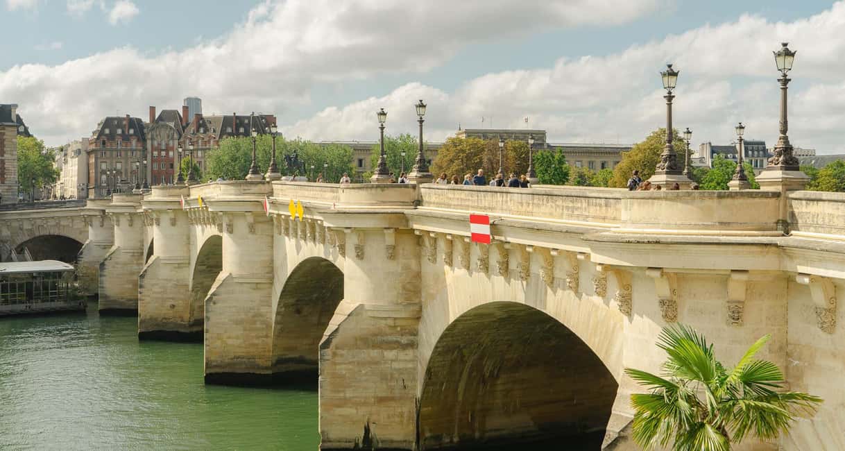 Paris: Private Walking Guided Tour of City's Highlights - Key things to know before you go