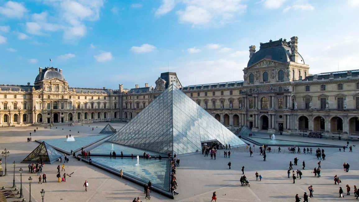 Paris: Private Walking Guided Tour of City's Highlights - Île de la Cité: Notre-Dame area with good context (even if you skip interiors)