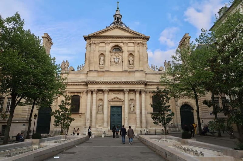 Paris: Private walking tour - Latin Quarter and Center! - La Seine and Pont Neuf: the city’s long connection lines