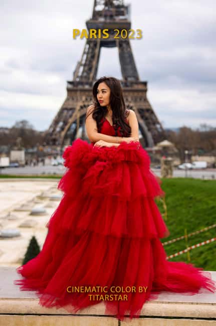 Paris: Professional Photoshoot with 300+ Photos + 1 present - Price and value: $291 for up to 2 people