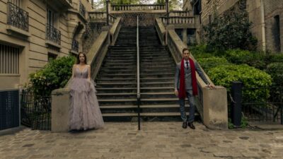 Paris: Professional Photoshoot with 300+ Photos + 1 present - Picking your backdrop: Eiffel Tower, Louvre, Arc de Triomphe (and beyond)