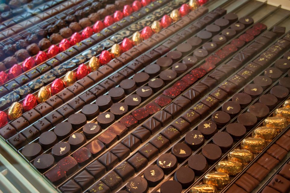 Paris: Pure Chocolate Walking Tour - Five master chocolatiers: how the tastings are paced and why it’s good value