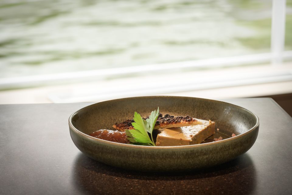 Paris: Romantic Cruise with 3-course Dinner on Seine River - Who this is for (and who should consider something else)