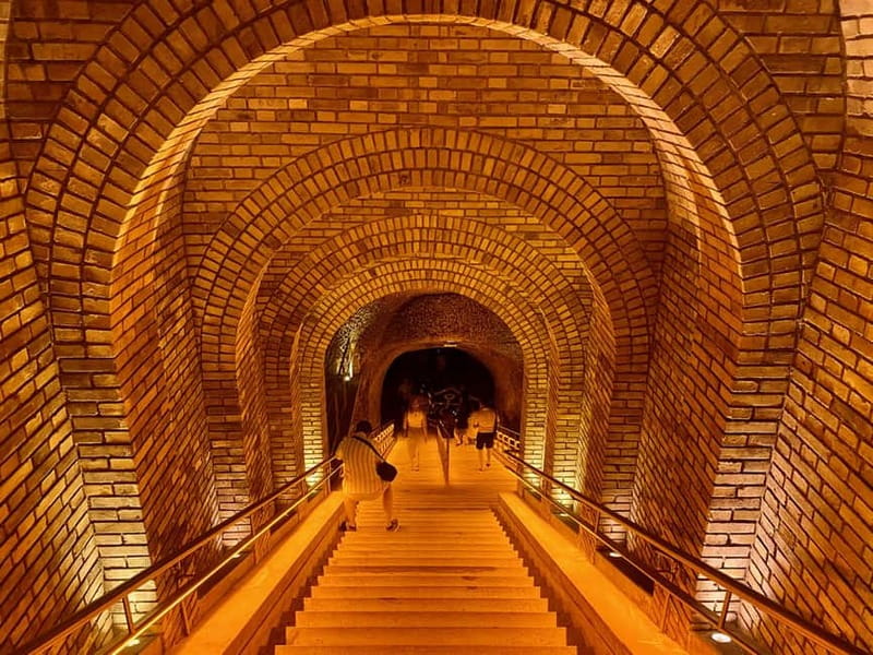Paris: Ruinart and Veuve Clicquot Champagne Tour by Mercedes - Who should book this Mercedes champagne tour