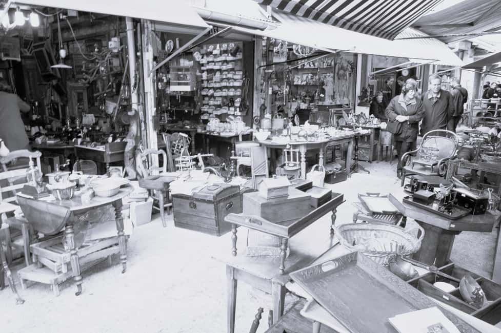 Paris: Saint Ouen Flea Market Guided Tour - The walking route, timing, and where the tour ends