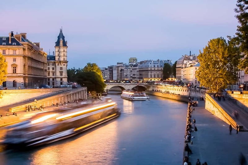Paris: Seine Cruise & Crepe Tasting near the Eiffel Tower - Price and value: why $23 can work well in Paris