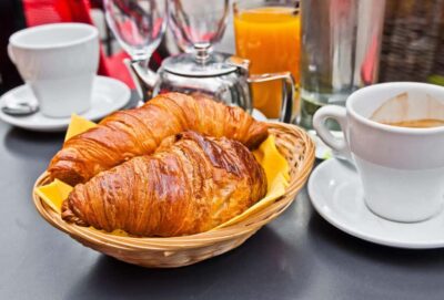 Paris: Seine Cruise with French breakfast near the boats - Boarding at Port de la Bourdonnais: How to Get On Without Stress