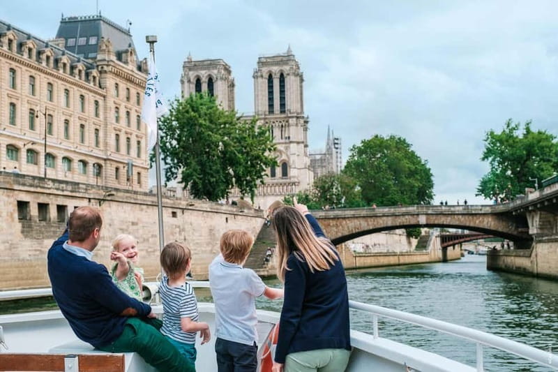 Paris: Seine River Cruise with a Live Guide - Why this 1-hour Seine cruise is a smart Paris move
