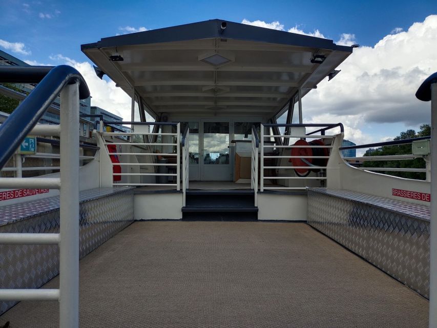 Paris : Seine River Lunch cruise from Eiffel Tower - Where You Board Near Eiffel Tower: Port Debilly Made Simple