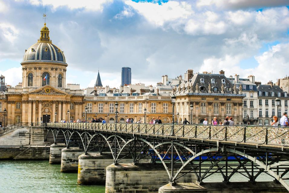 Paris: Seine River Walking Tour with Optional Musée d'Orsay - Timing and shoes: making 1.5 to 3.5 hours work for you