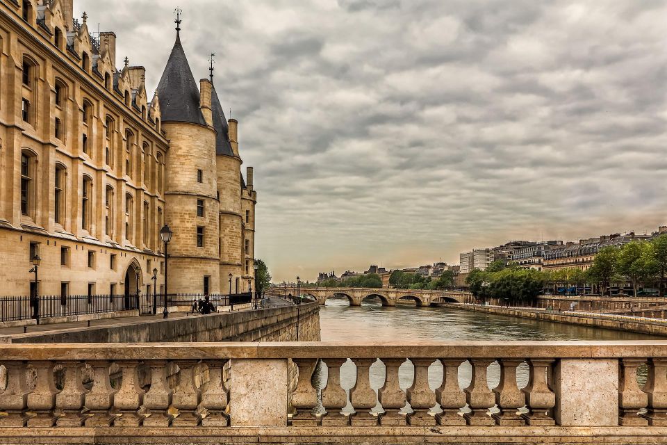 Paris: Seine River Walking Tour with Optional Musée d'Orsay - Who should book this Seine and Orsay combo