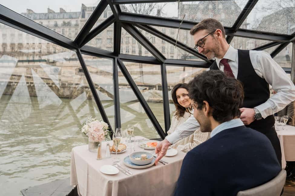 Paris: Sightseeing Cruise on the Seine with 3-Course Lunch - Entering at Alma Bridge: Where to Find Bateaux Mouches