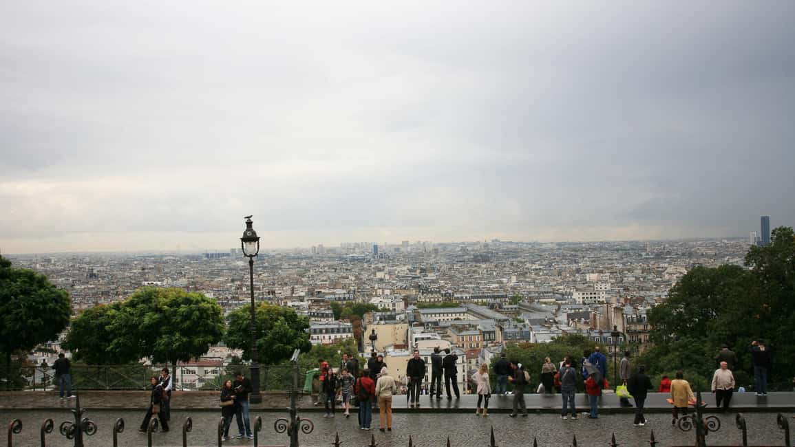 Paris: Small Group Moulin Rouge & Sacré Cœur Montmartre Tour - Place des Abbesses, the Wall of Love, and a church you’ll want to pause for