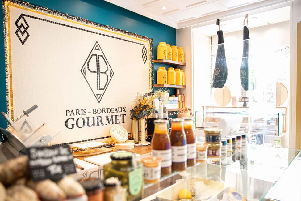 Paris: Tasting of 3 Wine and 3 Cheese - A 1-Hour Wine-and-Cheese Lesson in the Heart of Paris