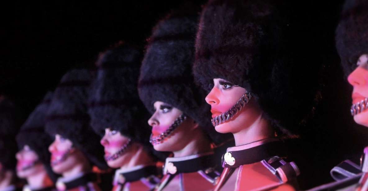 Paris: The Crazy Experience, a VIP tour of the Cabaret - Dress code and what to pack: simple rules, real consequences