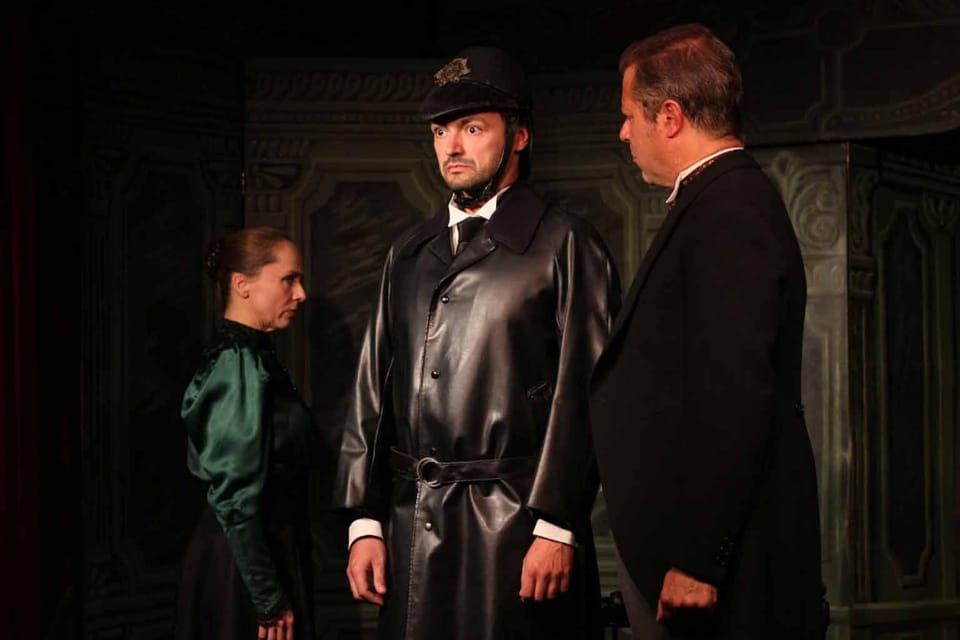 Paris: Theatre Package, The Lesson & The Bald Soprano - English surtitles above the stage: your best friend on set days