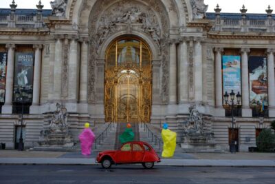 Paris :Tour 2CV Paris Secret - Meeting Point and Pickup: Make Your Start Smooth
