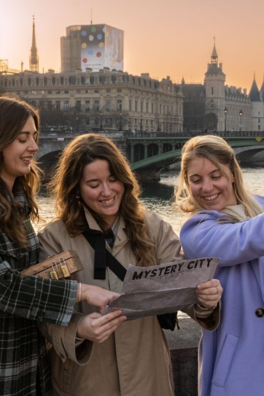 Paris: Treasure Hunt & Walking Tour "Marie Curie's secret" - The story layer: soldiers leaving Paris and a mission to find the weapon