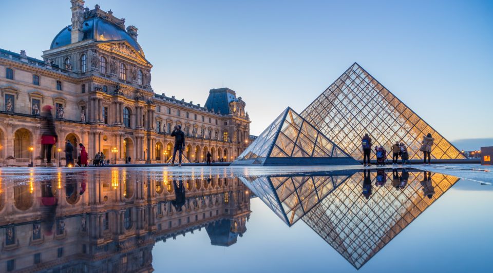 Paris's Old Town and Top 10 Sights Private Car Tour - How the Private Car Makes Paris Feel Manageable