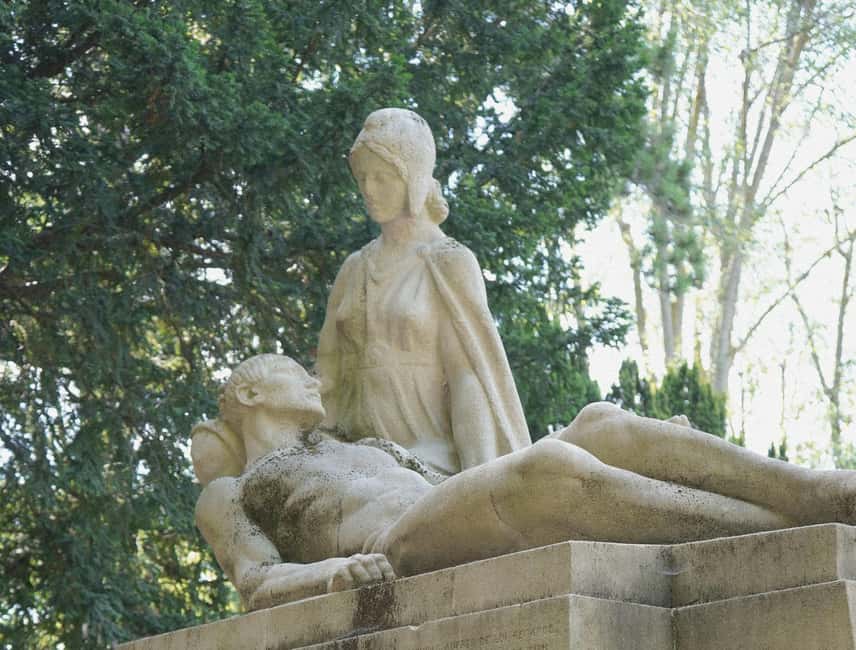 Père Lachaise Cemetery Tour, Tales from the Graves & Crepes - Should You Book the Père Lachaise and Crepes Tour?