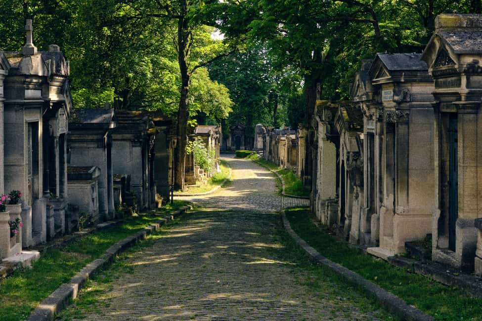 Père Lachaise Cemetery Tour, Tales from the Graves & Crepes - The Cemetery Walk: Famous Names, Real Context, and Photo Stops