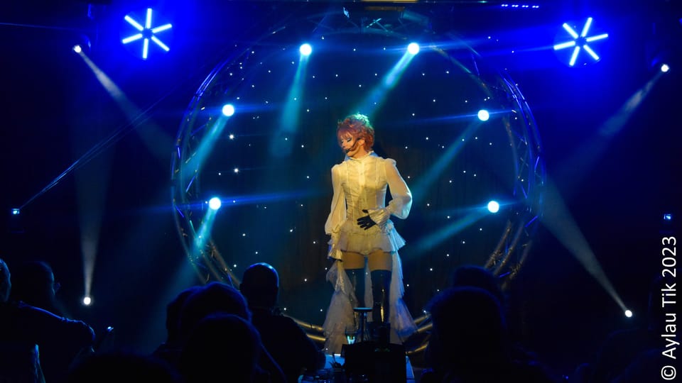 PRESTIGE DINER AND DRAG SHOW - The 4-Hour Rhythm: Dinner First, Then the 2-Hour Cabaret