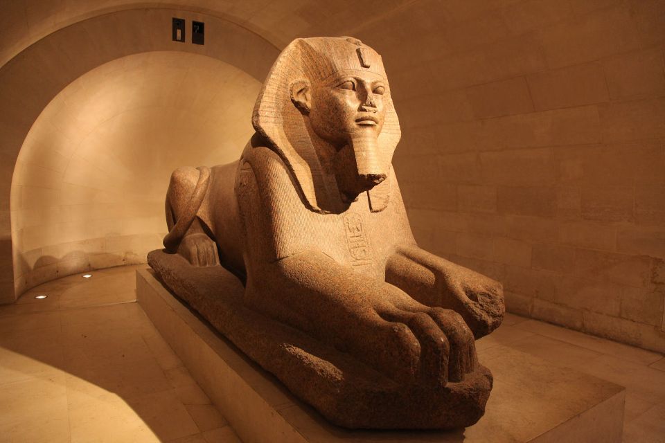 Private Guided Tour, The Louvre by night ! - Meeting at the Pyramid: where your tour starts