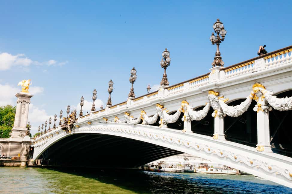 Private Secrets of Paris Bike Tour - Seine views and the monument warm-up