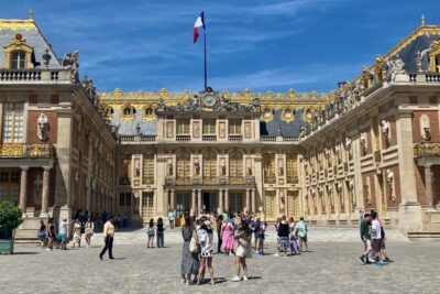 Private Trip Giverny Versailles Trianon from Paris - The road to Versailles: context that makes the crowds make sense