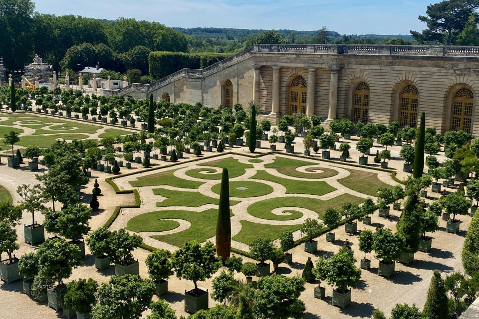 Private Versailles, Gardens, Trianon from Paris by Mercedes - Versailles Gardens with Musical Fountains (in season) and time to wander