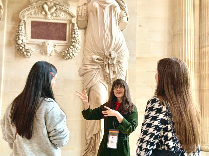 Skip-the-Line Louvre Museum Tour with Artist - Getting In: Skip the Line via Reserved Tickets and a Separate Entrance