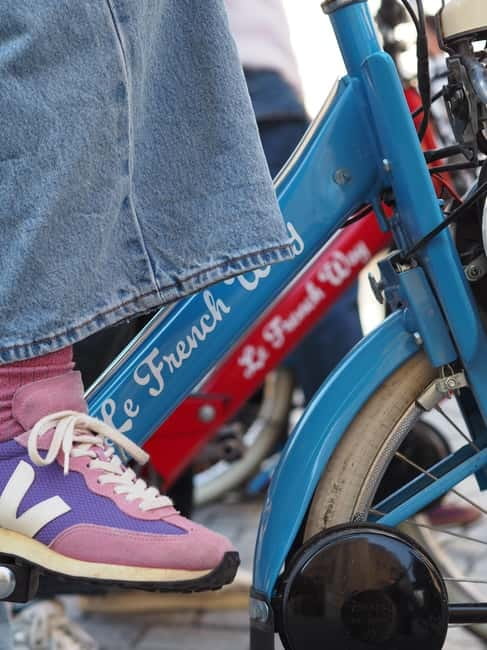 Solex Guided Tour of Chic Paris - Bourse de Commerce and Les Halles: seeing the city at street speed