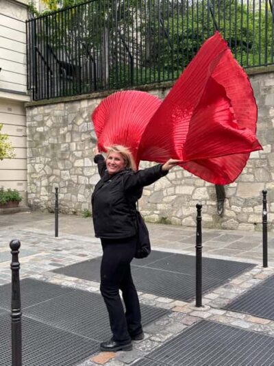 The voice of Montmartre is a must-see in Paris - Meet Veronica Antonelli: the singer behind the Enchanté concept
