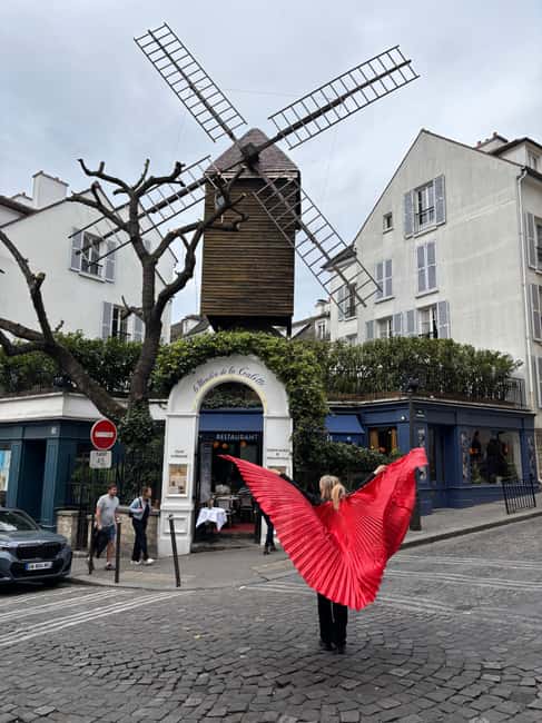 The voice of Montmartre is a must-see in Paris - Stop moments that make the walk feel like discovery, not sightseeing